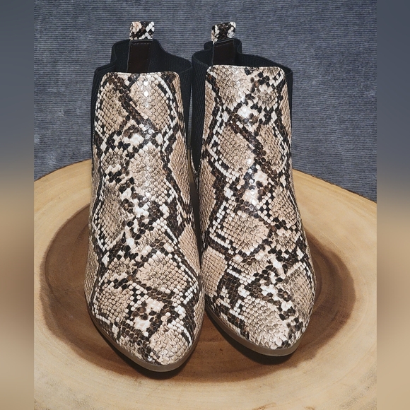 Women's Sz 8.5 Qupid Black And Beige Python Snakeskin Ankle Boots. Y2K Brand New - Picture 3 of 12